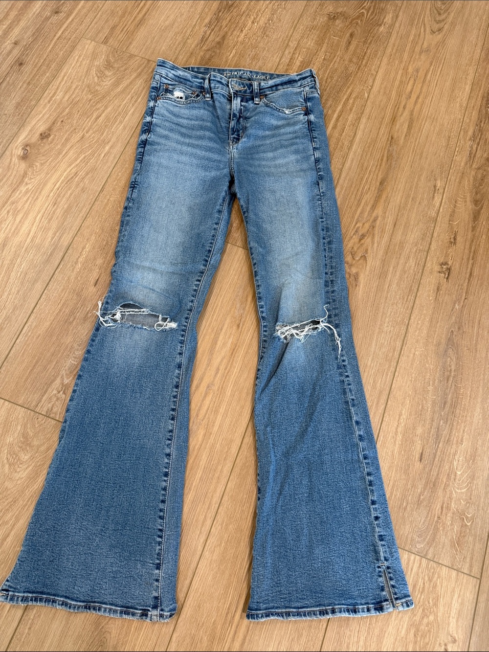 American Eagle Outfitters Light Blue Distressed Flare Jeans 8 Long